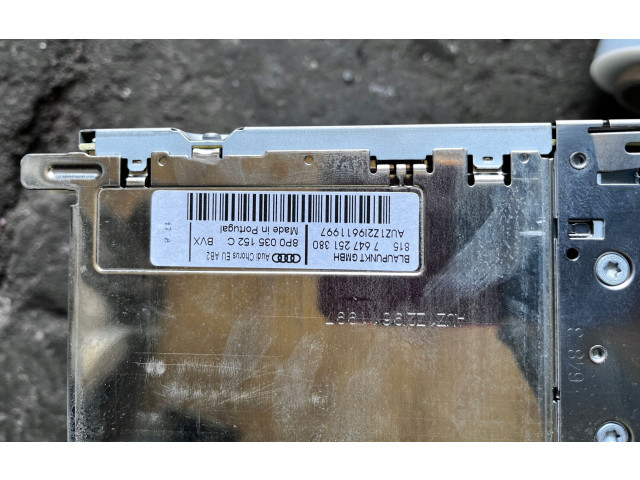 Турбина Радио/ проигрыватель CD/DVD / навигация Audi A3 S3 8P  8P0035152C         