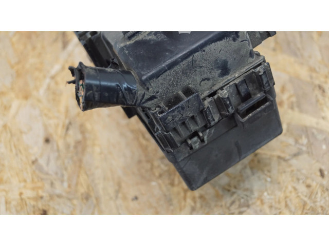 Pojistková skříňka 63564198 Nissan Navara D40 2008