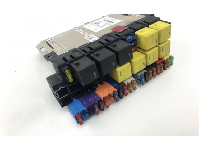 Pojistková skříňka 05045117, A2305454632 Mercedes-Benz SL R230 2002