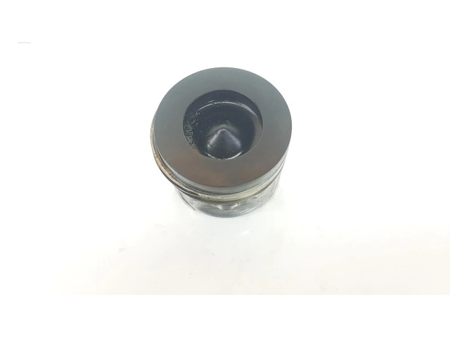 Píst 11258519401, 1212CD   BMW 2 Active Tourer U06   1.5  