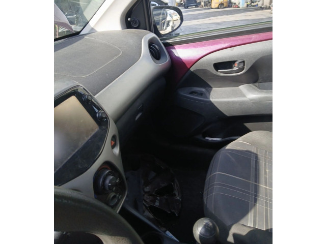 Zpětné zrcátko Peugeot 108 2017