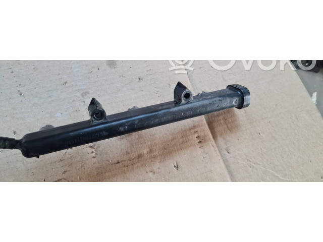 Vstřikovací lišta 05281429AA Chrysler Pacifica 36RUAE