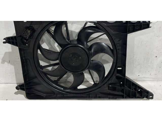 Вентилятор радиатора 8200765566, 8200765566 Dacia Sandero