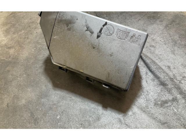 Блок предохранителей 32359479 Volvo XC40