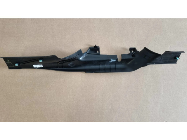 Другая деталь салона