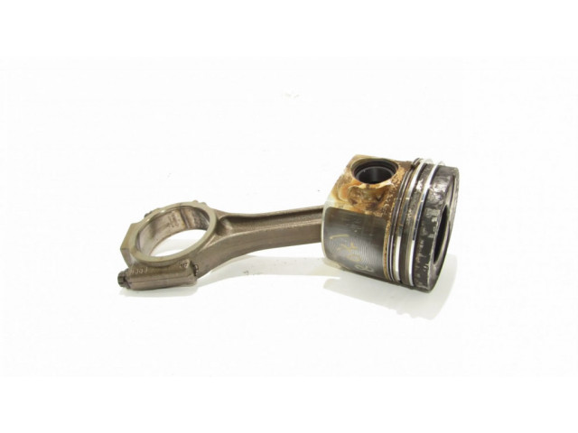 Píst 038105401J Skoda Octavia Mk2 (1Z) pro naftový motor 2.0 BMM