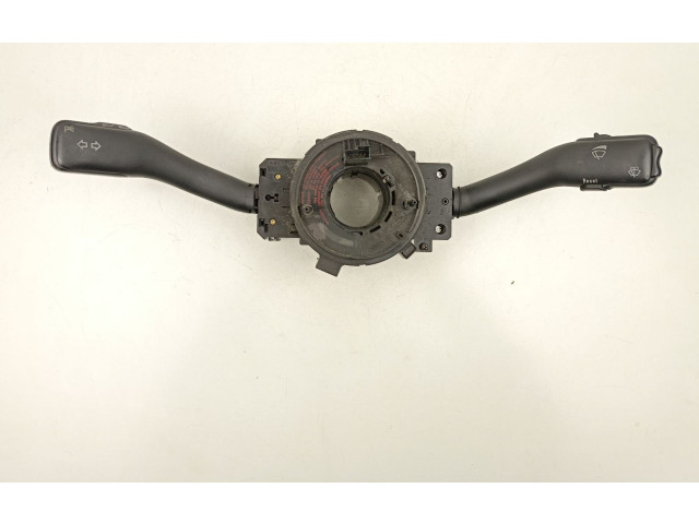 Ручка стеклоочистителей 8L0953513   Volkswagen Passat Alltrack