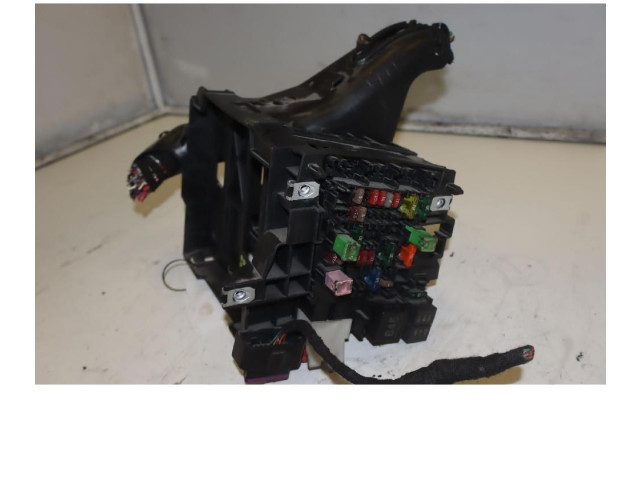 Блок предохранителей    Volkswagen Golf VII    