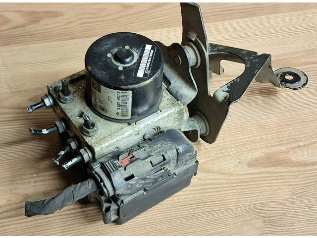 Блок АБС 1K0907379AF, 000404913D1 Volkswagen Caddy 2004 - 2010 года