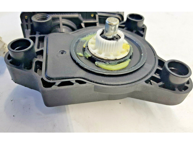 Передний двигатель механизма для подъема окон