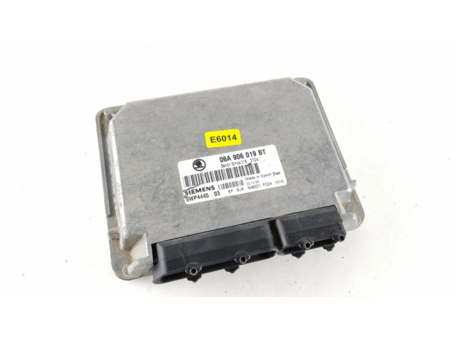 Блок управления двигателя 06A906019BT, 21B3124 Skoda Octavia Mk1 (1U)