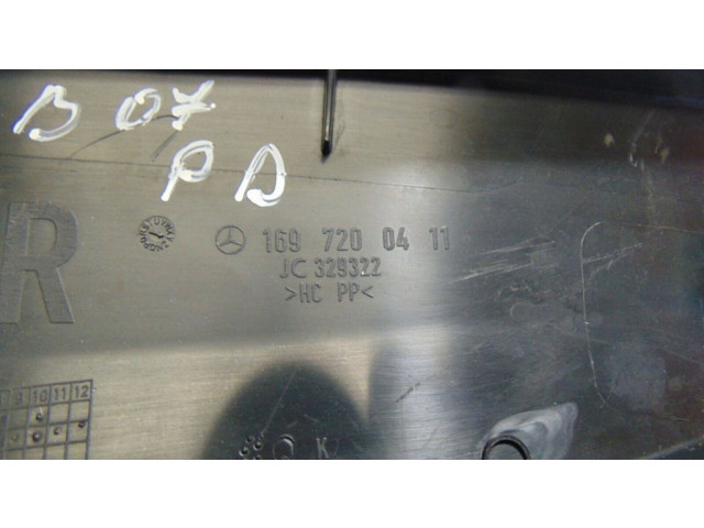 Другая деталь салона