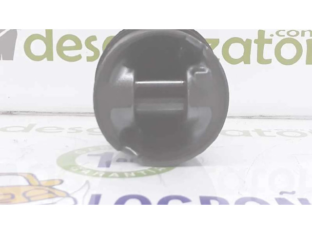 Píst 11257803033 BMW 1 E81 E87 2.0