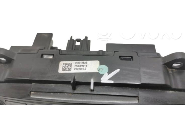 Блок управления климат-контролем AV1T-19980-DK   Ford B-MAX