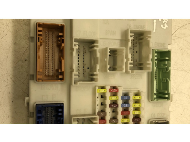Блок предохранителей F1DT14A073DF, 0670006421   Ford Focus    