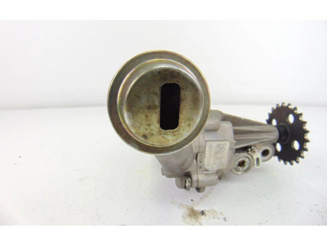 Масляный насос   150003395R  Mercedes-Benz A W176 