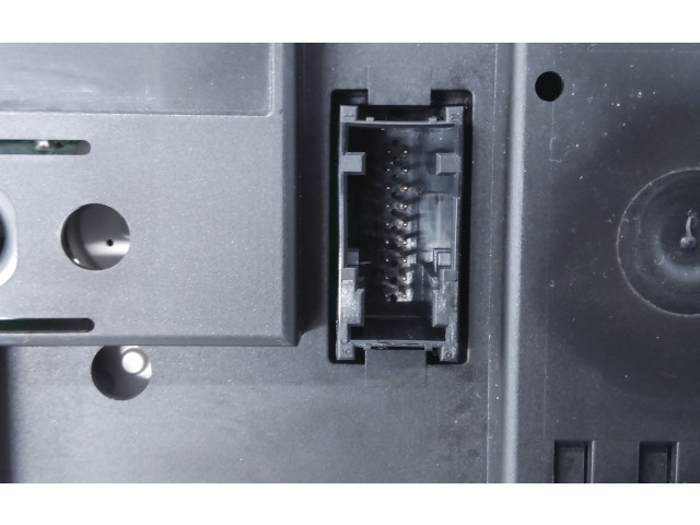 Přístrojová deska BMW 1 E81 E87 2007 1042775, 104277503