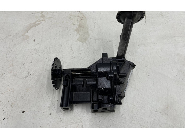 Масляный насос   8200307174  Dacia Duster 