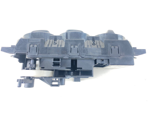 Блок управления климат-контролем 1688302285, 2440004601   Mercedes-Benz A W168