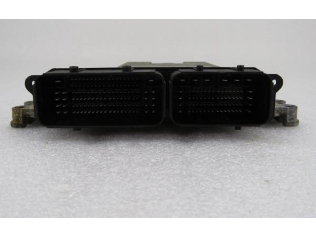 Блок управления двигателя 9825318180, 0281034189   Opel Combo E