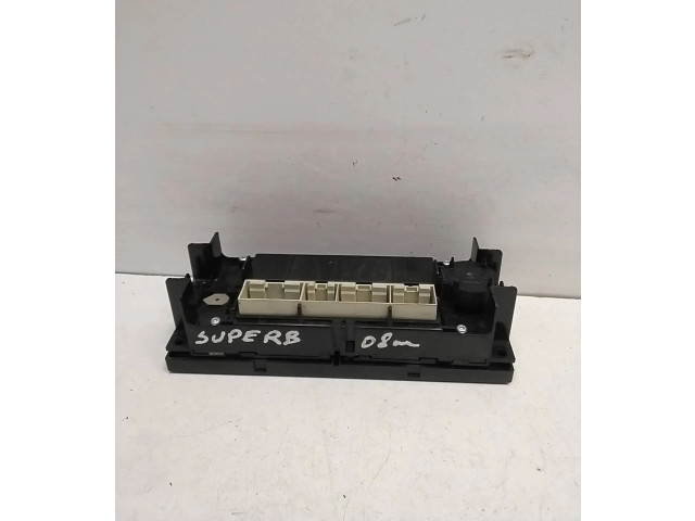Блок управления климат-контролем    Skoda Superb B5 (3U)