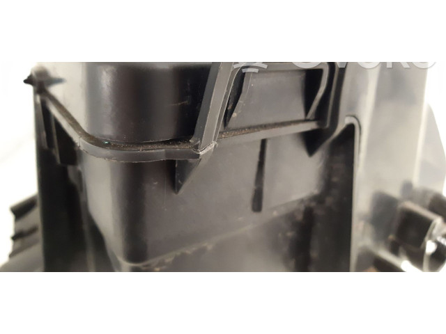   Pojistková skříňka 243809584R   Renault Captur 2017