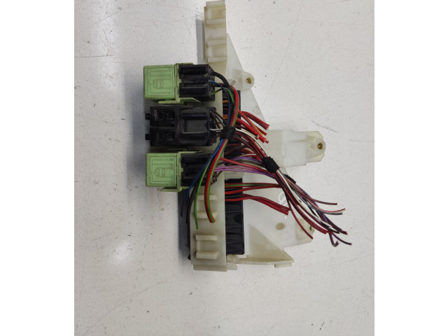 Pojistková skříňka 8371884 BMW 5 E39 2001