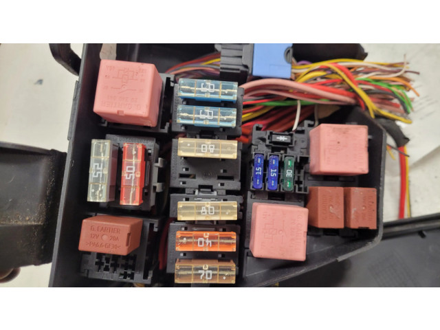 Блок предохранителей 243822641R Dacia Sandero