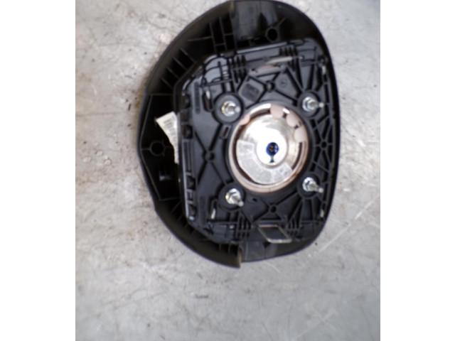 Подушка безопасности водителя    Dacia Duster