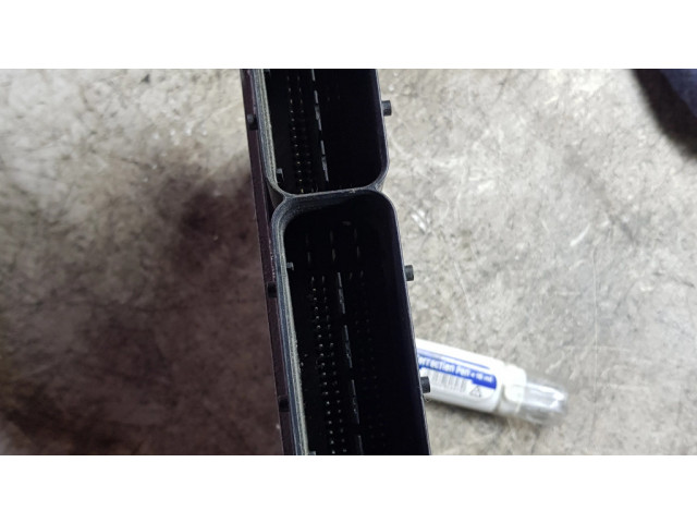 Блок управления двигателя 51768657 Fiat Idea