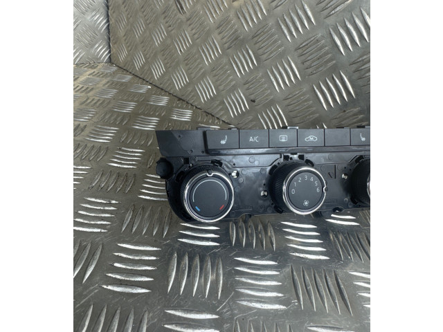 Блок управления климат-контролем 5E0820047S, 5HB01326421 Skoda Octavia Mk3 (5E)