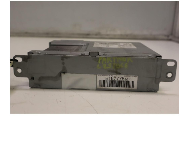 Радио/ проигрыватель CD/DVD / навигация 9818777680 Peugeot Partner III