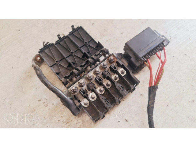 Pojistková skříňka 5J0937548 Skoda Praktik (5J8) 2007