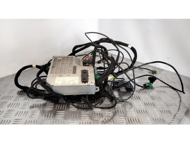 Радио/ проигрыватель CD/DVD / навигация