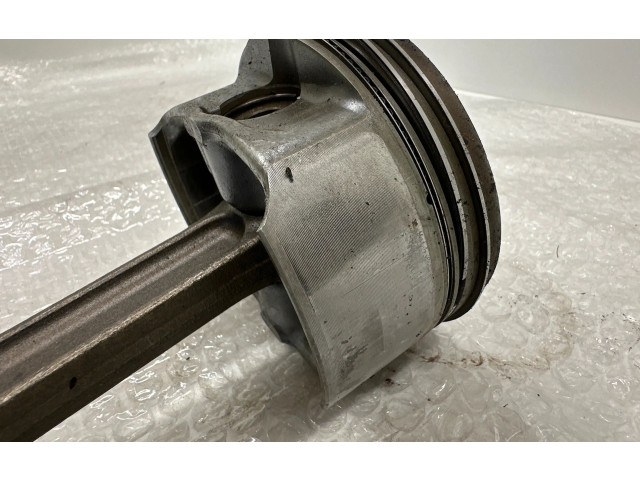  Поршень с шатуном    Mercedes-Benz CLS AMG C219  