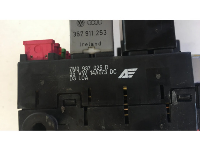 Блок предохранителей 7M0937025D Ford Galaxy