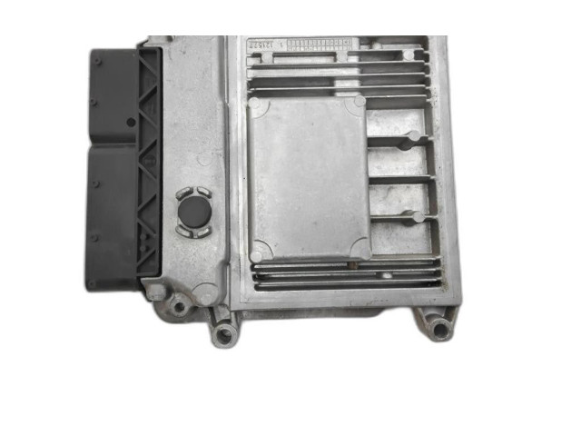 Блок управления двигателя G4FA   KIA Ceed