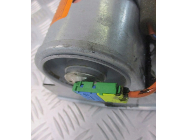 Подушка безопасности водителя    Volvo V70