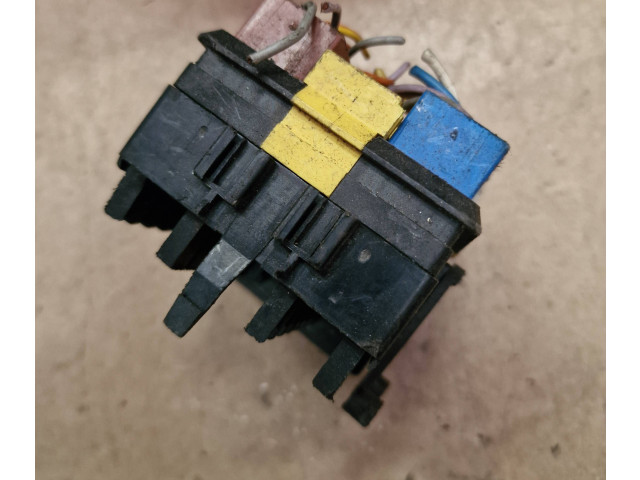 Блок предохранителей  9608173180   Peugeot 406    