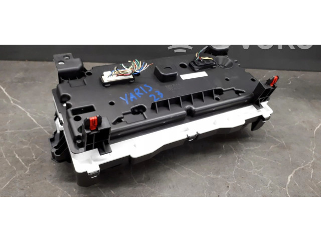 Панель приборов 83800-k0521 Toyota Yaris XP210