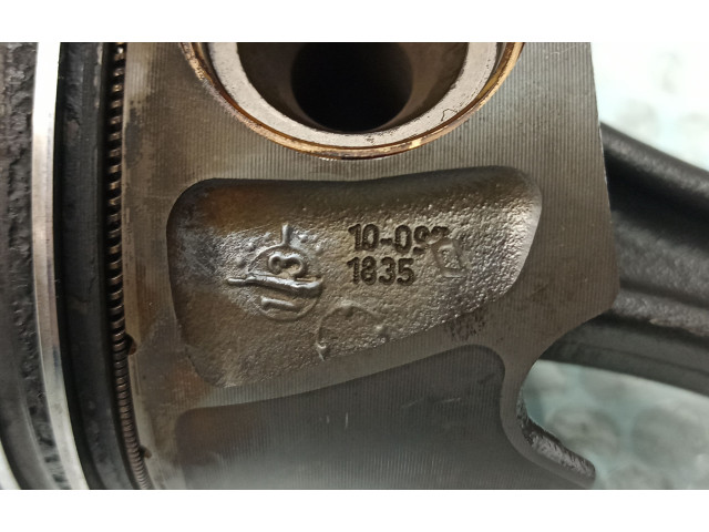  Поршень с шатуном  8370B  Mercedes-Benz R W251 для дизельного двигателя 3.0