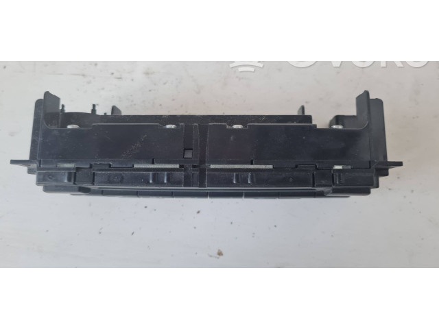 Блок управления климат-контролем    Skoda Superb B5 (3U)