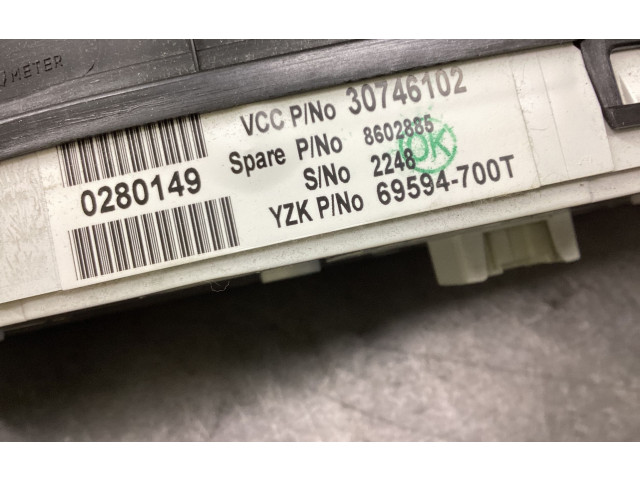 Панель приборов 30746102, 8602885 Volvo V70