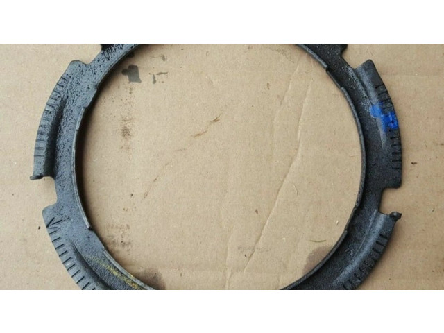 Гайка топливного насоса (топливного бака)