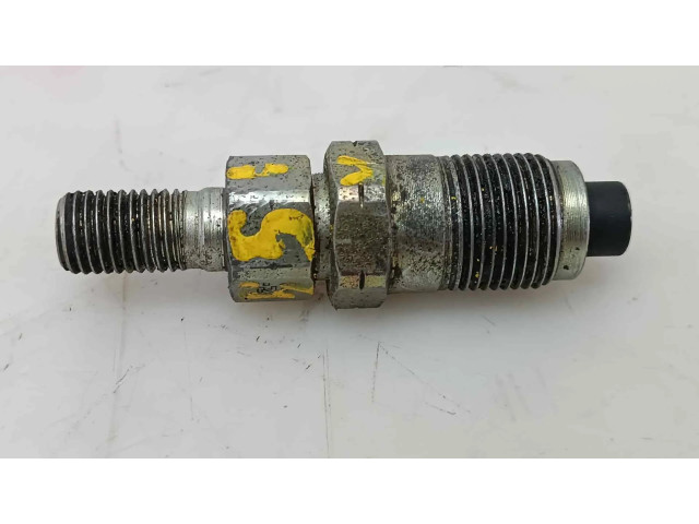 Vstřikovač 166000F0 Nissan Terrano 2.7 TD27T