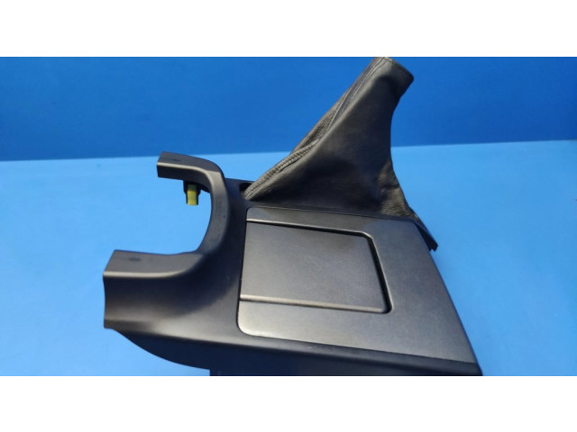 Передний держатель чашки