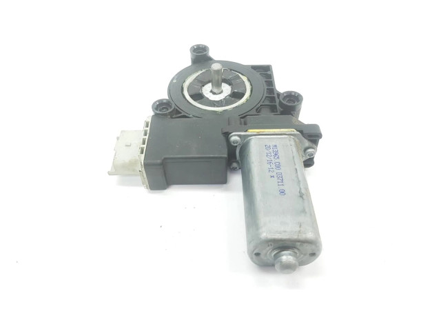 Передний двигатель механизма для подъема окон