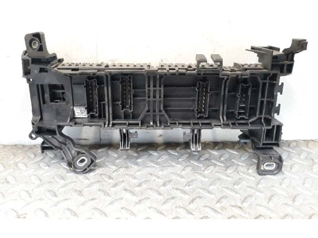 Pojistková skříňka Řídící jednotka BSM A2465401850, A2465400040 Mercedes-Benz GLA W156 2014