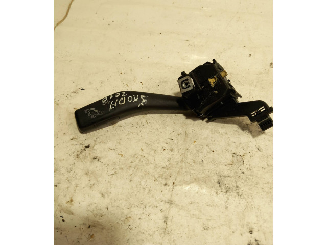 Ручка поворотов/ фонарей 1K0953513E, 01103510 Skoda Octavia Mk2 (1Z)
