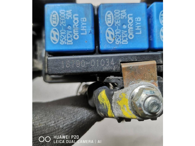 Блок предохранителей 1879001034 KIA Ceed